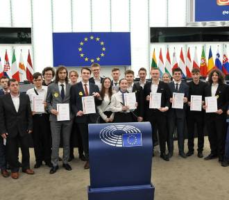 Uczniowie z ZST w Chełmie wzięli udział w sesji specjalnej Parlamentu Europejskiego 