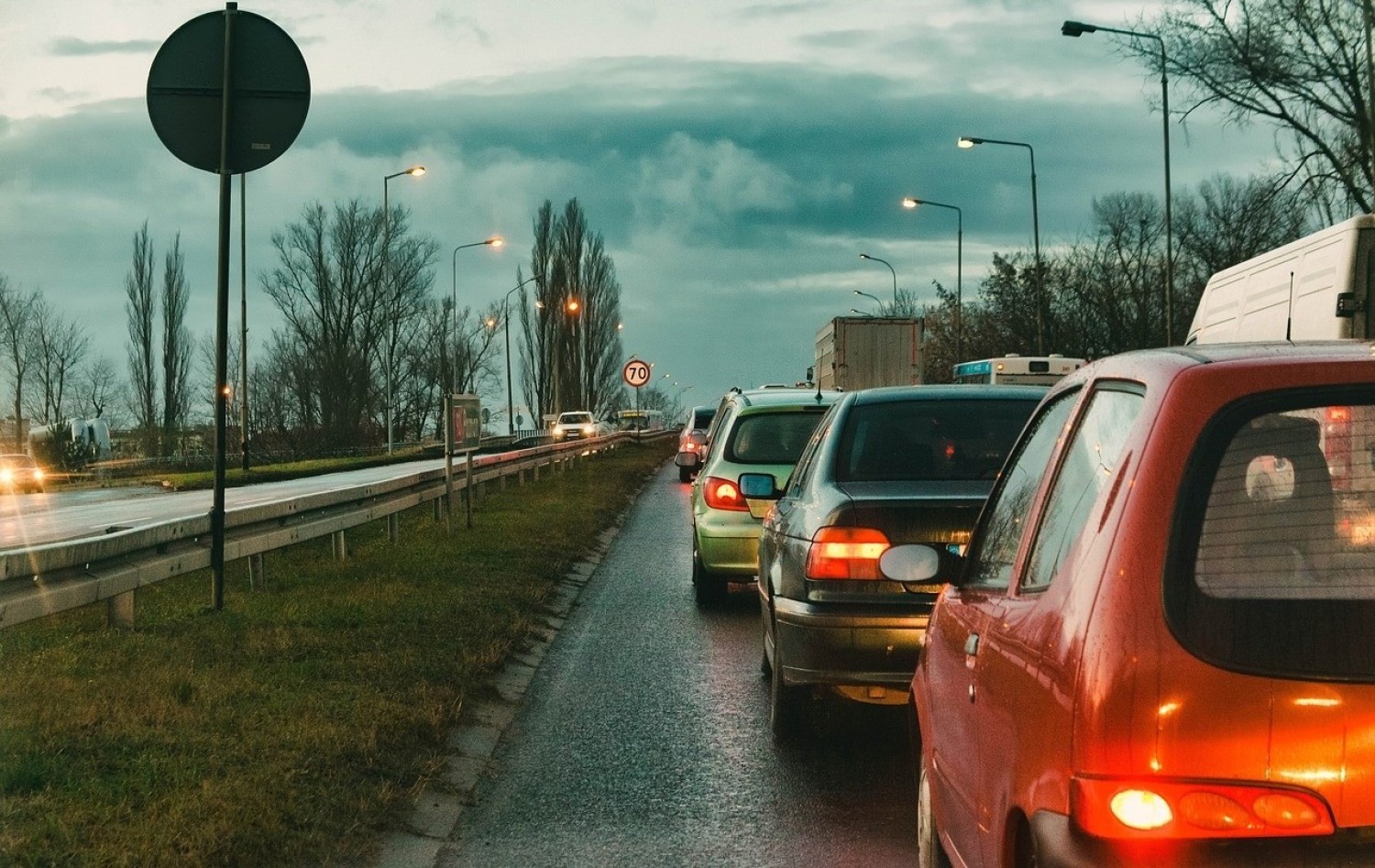 Takimi samochodami jeździ władza w powiecie nowosolskim. Czym jeździ prezydent, wójtowie i burmistrzowie? Sprawdź!