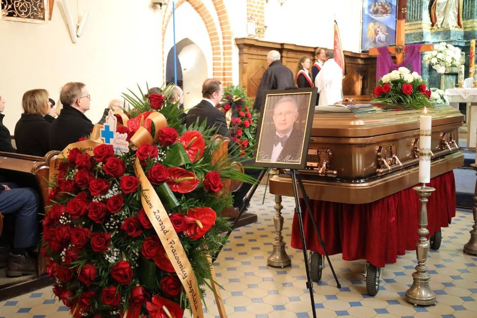 Ostatnie pożegnanie profesora Tadeusza Malińskiego. Wybitny naukowiec i Honorowy Obywatel Śremu został pochowany w rodzinnym mieście [film, zdjęcia]