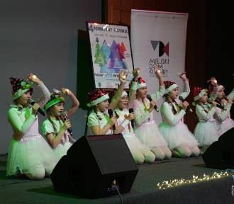 Powiatowy Festiwal Kolęd i Pastorałek „Podzielmy się kolędą…” w Zduńskiej Woli ZDJĘCI