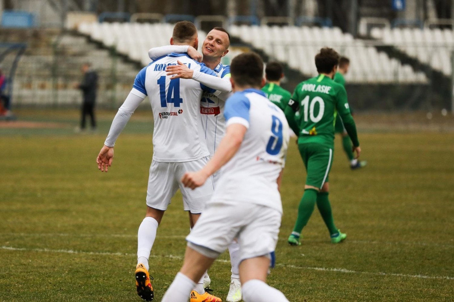 HUTNIK KRAKÓW - awans do II ligi? To się okażeIII liga, grupa IV - 1