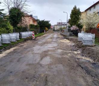 Trwa przebudowa dróg na osiedlu „Roztocze” w Biłgoraju. Za ponad 2 mln zł