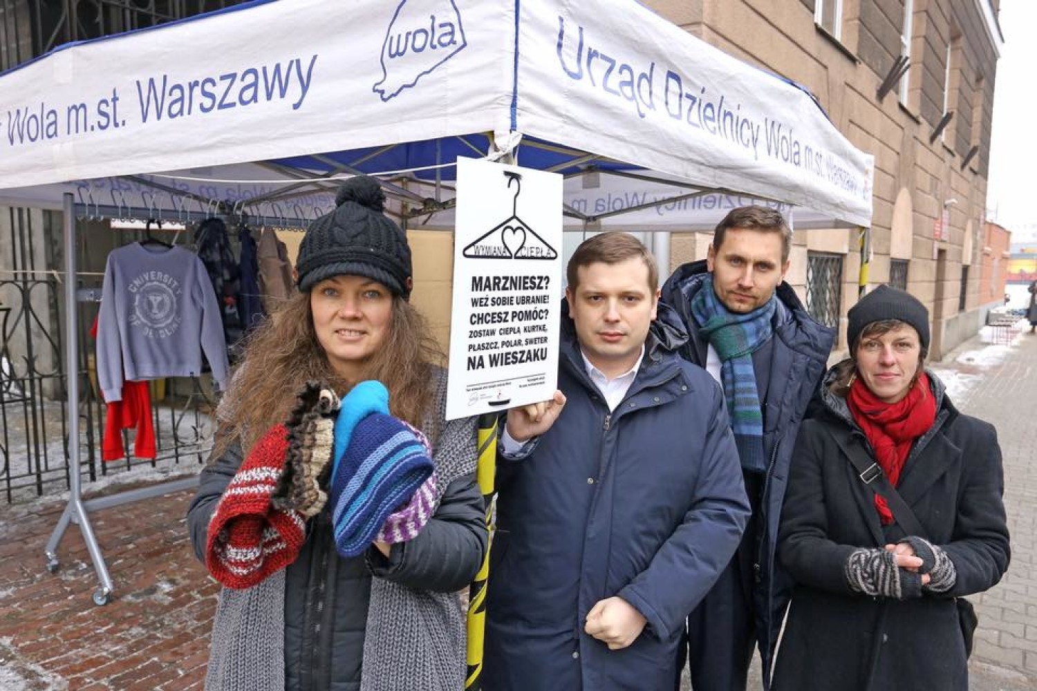 Wymiana Ciepła. Oddaj niepotrzebną odzież tym, którzy nie mają ciepłych ubrań
