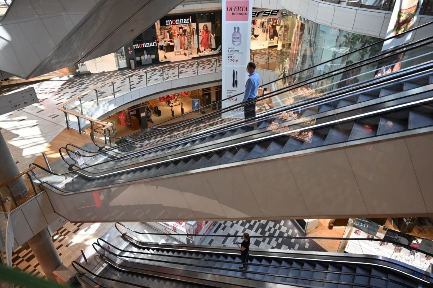 Pierwsza sobota po przerwie w kieleckich galeriach handlowych - Echo i Korona. Zobaczcie ile osób przyszło? (ZDJĘCIA)