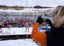 Niedzielne morsowanie w Zalewie Zemborzyckim. Zobacz zdjęcia z lodowatej kąpieli