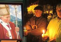 2 kwietnia 2005 roku zmarł Jan Paweł II. Tak żegnali papieża mieszkańcy Bydgoszczy 