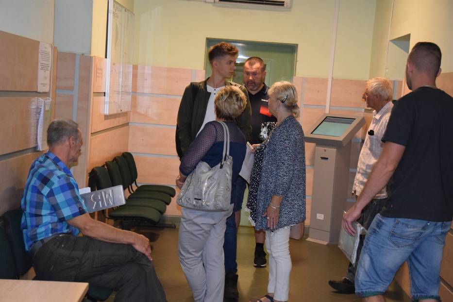 W Wydziale Transportu Urzędu Miejskiego tworzyły się kolejki od rana, ale przed godziną 13 system CEPiK zaczął działać