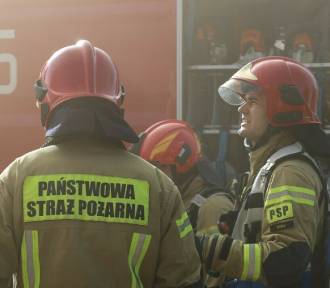 Pożar drewna w miejscowości Mórka. Przytomna reakcja mieszkańców