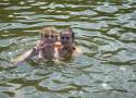 Gorący piątek 18 sierpnia nad zalewem na Borkach w Radomiu. Mieszkańcy odpoczywali i szukali ochłody w wodzie. Zobacz zdjęcia