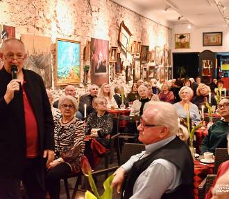 W Galerii Arkady gawędzili o ludziach tomaszowskiej kultury [ZDJĘCIA]