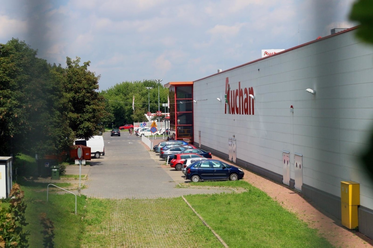 Podium zamyka francuska sieć handlowa Auchan z wynikiem 8,98 proc