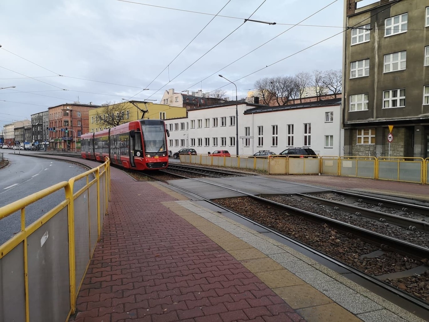 Wypadek w Katowicach: tramwaj przejechał studentkę