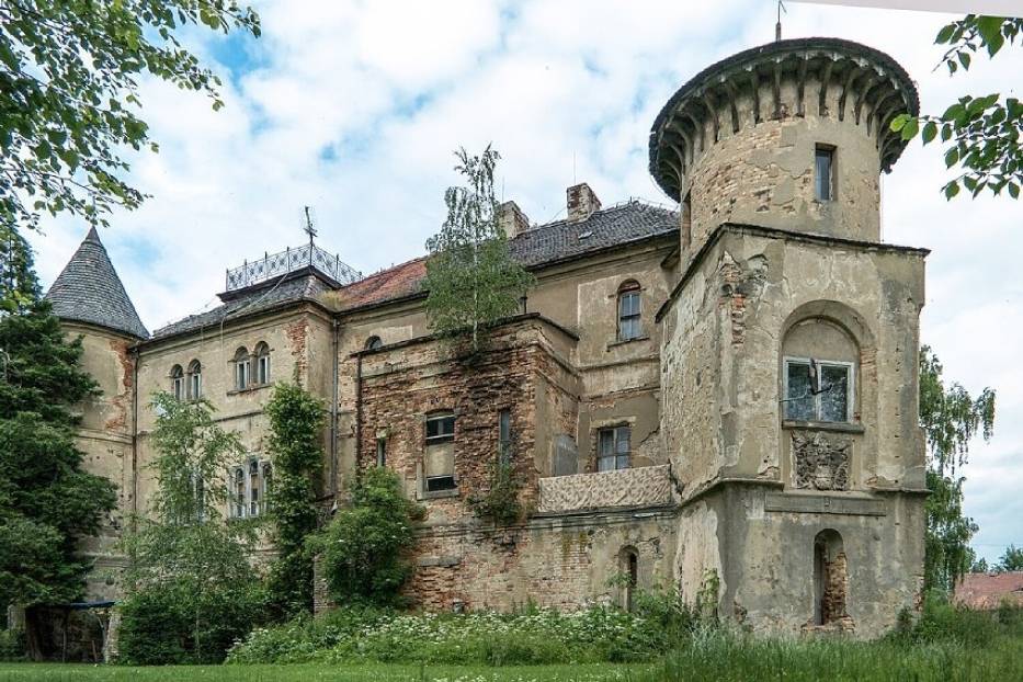 Zamki i pałace koło Zgorzelca popadają w ruinę
