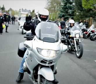 Zakończenie sezonu motocyklowego w Licheniu na parkingu E przy ul. Toruńskiej 