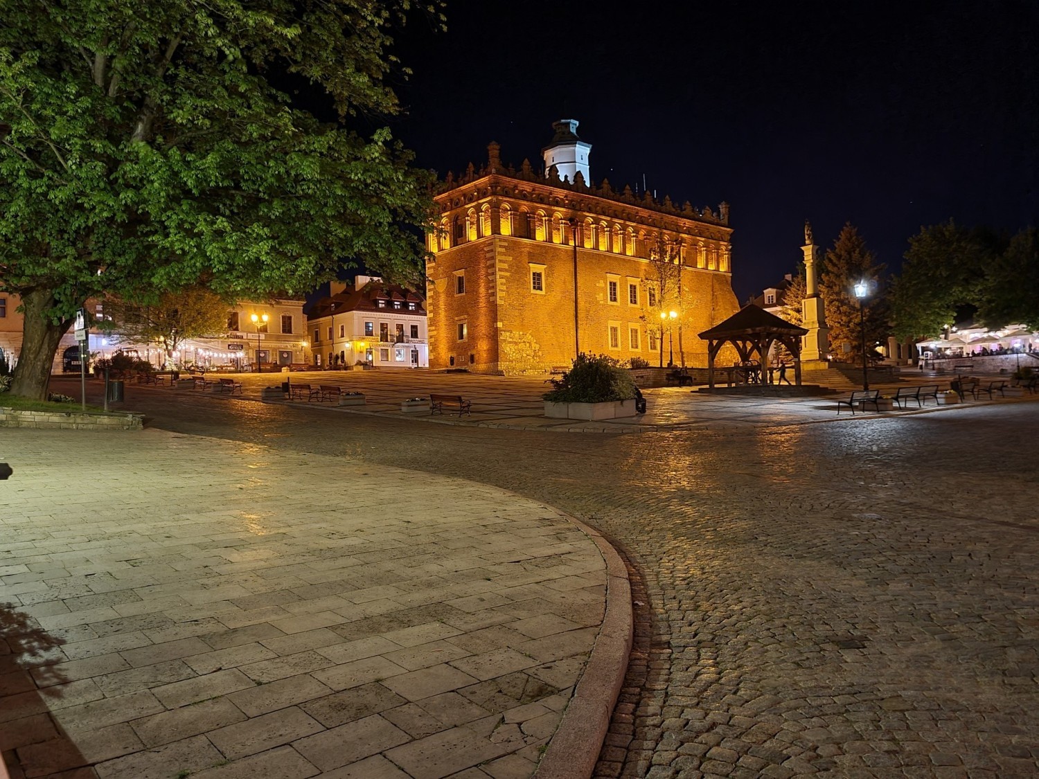 Sandomierz nocą. Zobacz, jak pięknie wygląda Królewskie Miasto (ZDJĘCIA)