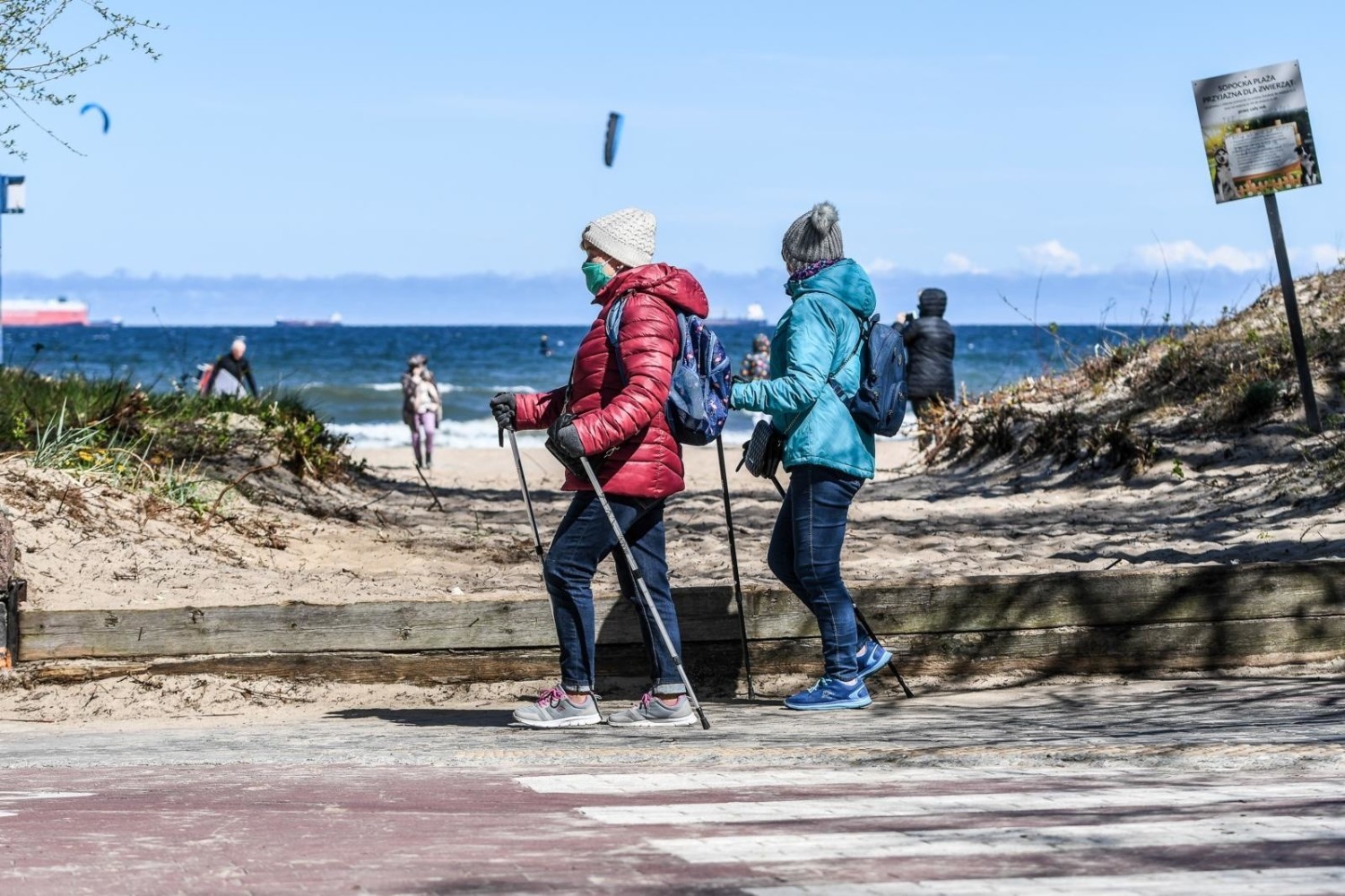 Wielu mieszkańców Trójmiasta postanowiło aktywnie spędzić sobotni dzień (25 kwietnia) na plażach, w parkach czy lasach
