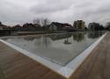 Zakończyły się prace przy budowie kompleksu basenów letnich w Brzegu. Zobaczcie jak prezentuje się ten nowoczesny obiekt