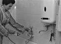 Tak wyglądały łazienki w czasach PRL-u. Czy kojarzysz sprzęty z lat 60., 70., i 80.? 