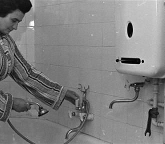 Tak wyglądały łazienki w czasach PRL-u. Czy kojarzysz sprzęty z lat 60., 70., i 80.? 
