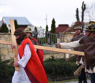 Droga Krzyżowa w gminie Tryńcza zgromadziła ponad tysiąc wiernych! [ZDJĘCIA]