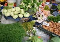 Sprawdziliśmy ile kosztują nowalijki, warzywa i owoce na chełmskim bazarze