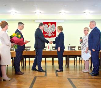 Podczas sesji Rady Gminy Bolesław Krystyna Kowalewska otrzymała Złoty Krzyż Zasługi