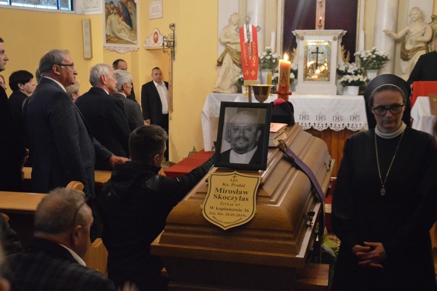 Uroczystości pogrzebowe zmarłego ks