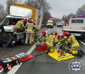 Wypadek na S1 w Sosnowcu. Zderzyły się dwa auta dostawcze