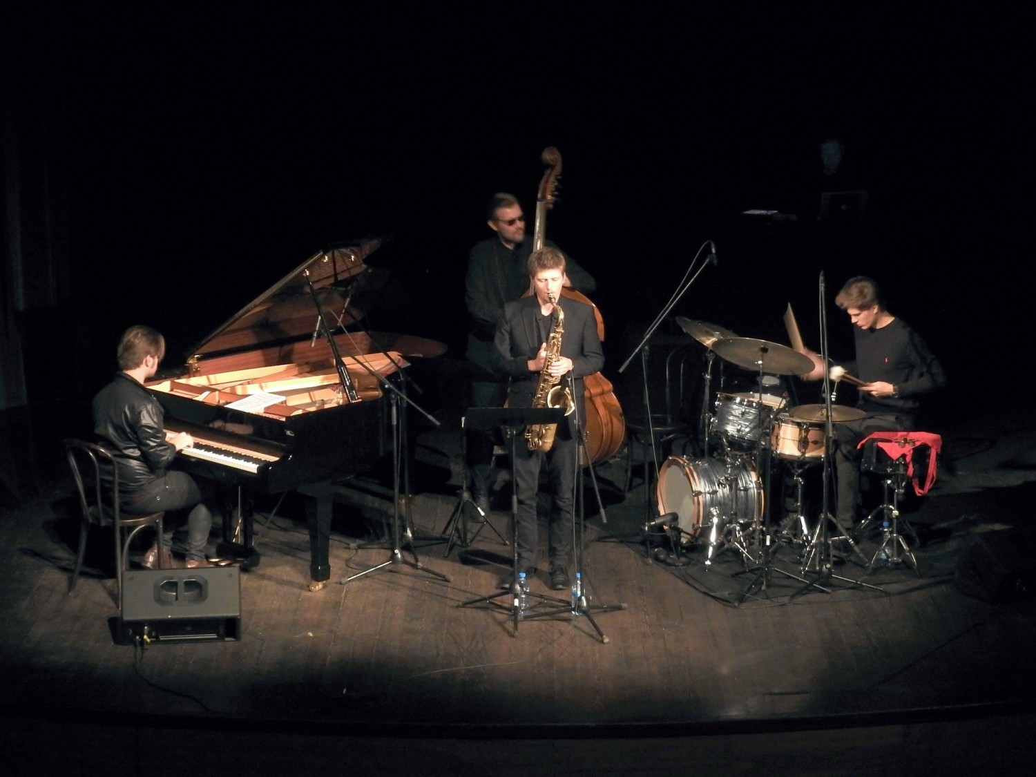 Grupa High Definition Quartet wystąpiła w składzie: Mateusz Śliwa – saksofon, Piotr Orzechowski „Pianohooligan” - fortepian, kompozycje, Alan Wykpisz – kontrabas, Grzegorz Pałka – perkusja