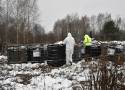 Nielegalne odpady pod Warszawą. Gmina Wołomin usunęła pojemniki z niebezpieczną substancją
