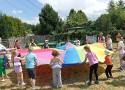 Dzieci świętowały swój dzień w Rodzinnym Ogródku Działkowym "Wisła". Było malowanie twarzy oraz wspólne gry i zabawy