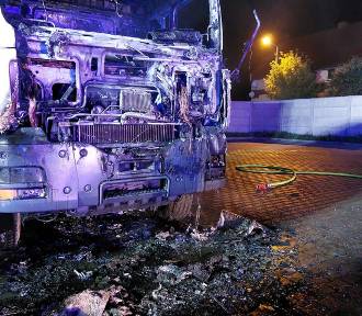 Pożar ciężarówki w Zbiersku Cukrownia. Przyczynę wyjaśnia policja. ZDJĘCIA