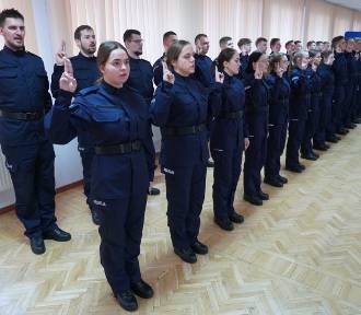 Szeregi kujawsko-pomorskiej policji zasiliło 40 mundurowych. Zdjęcia ze ślubowania
