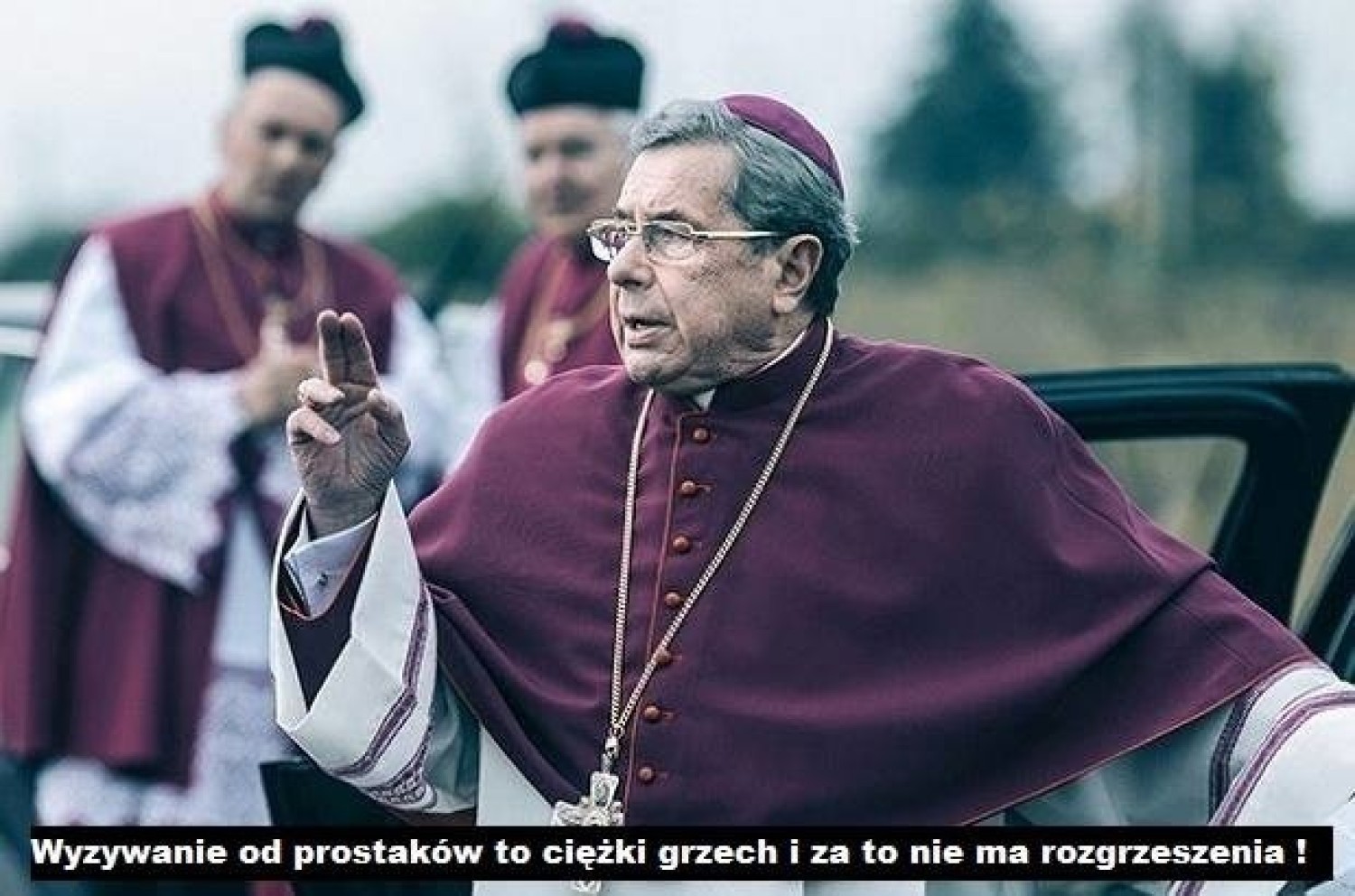 Janusz Gajos nazwany prostakiem przez Beatę Mazurek