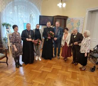 Pełna wzruszeń wizyta biskupa Zdzisława Fortuniaka w Pałacu Seniora w Michorzewie