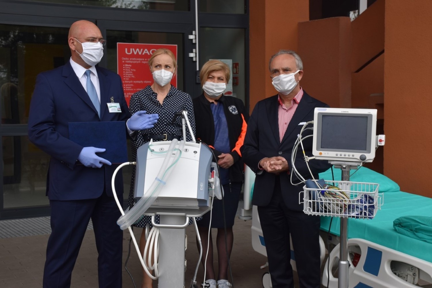 Dzięki władzom powiatu kaliskiego i gmin Wojewódzki Szpital Zespolony w Kaliszu kupił niezbędny sprzęt