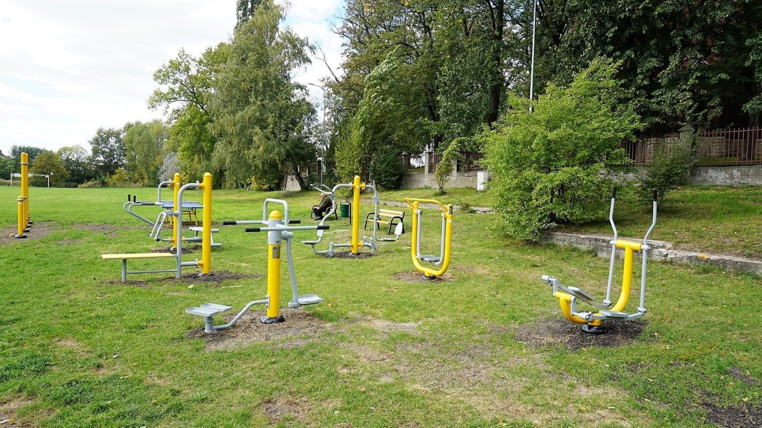 Na terenie Opola dostępne są już kolejne siłownie plenerowe: na terenie rekreacyjnym za kościołem w Nowej Wsi Królewskiej oraz przy plaży kąpieliska Bolko