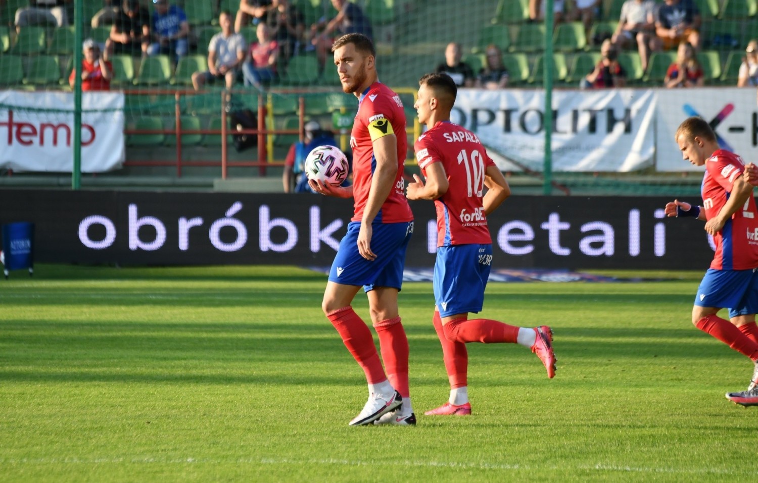 Raków Częstochowa pokonał Zagłębie Lubin 2:1Zobacz kolejne zdjęcia