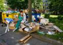 Śmieciowy problem w podwarszawskim Otwocku. Miasto tonie w workach z odpadami. Jest komunikat lokalnych władz