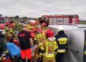 Groźny wypadek busa na autostradzie A2 w Łódzkiem. 4 osoby ranne, w tym 2 dzieci FOTO