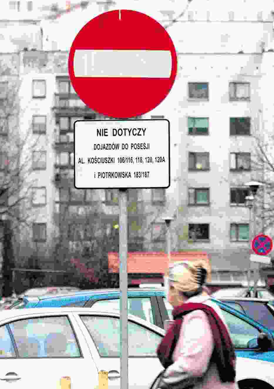 Władze łódzkich osiedli twierdzą, że znaków jest wręcz za mało