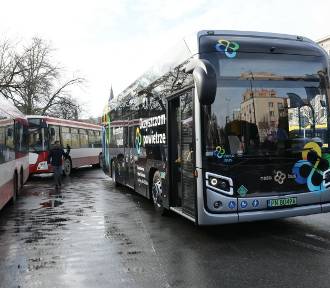Autobus wodorowy na ulicach Sosnowca i Dąbrowy Górniczej. Trwają testy