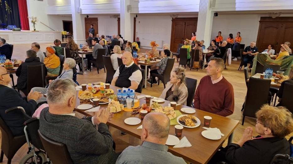 Wszystko dla seniora, czyli jesienne spotkanie organizowane przez Dom Pomocy Społecznej w Psarskim