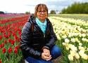 Mieszkańcy gminy Damasławek odwiedzili plantację tulipanów w Chrzypsku Wielkim. To była świetna okazja do zapoznania się z ich hodowlą