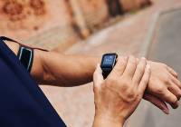 Zegarki, smartwatche i smartbandy sportowe – co wybać do ćwieczeń?