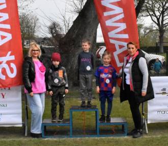 Wyniki Biegu Wiosny 2023 w Sławnie. Zdjęcia z podium, wideo