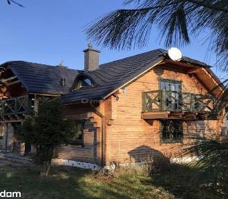 Dom z bali w stylu góralskim i dom z basenem. Oto najdroższe domy w Skierniewicach