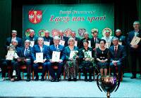 Rozdano wyróżnienia z okazji 25-lecia powiatu skierniewickiego dla ludzi sportu