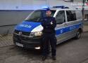 Policjant z Piekar Śląskich uratował życie starszej kobiecie. 81-latka w trakcie zakupów przestała oddychać.