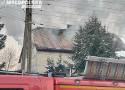 Pożar w budynku mieszkalnym na ul. Stara Droga w Bulowicach (gmina Kęty). Z ogniem walczyło 30 strażaków